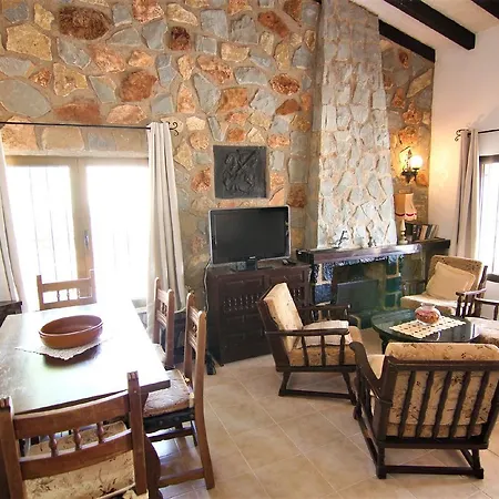 Maryvilla 240 וילה קלפה