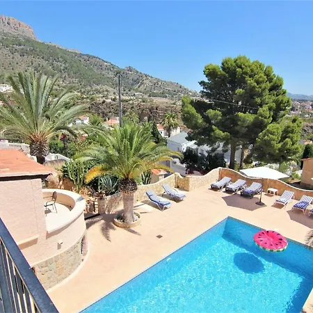 Maryvilla 240 וילה *